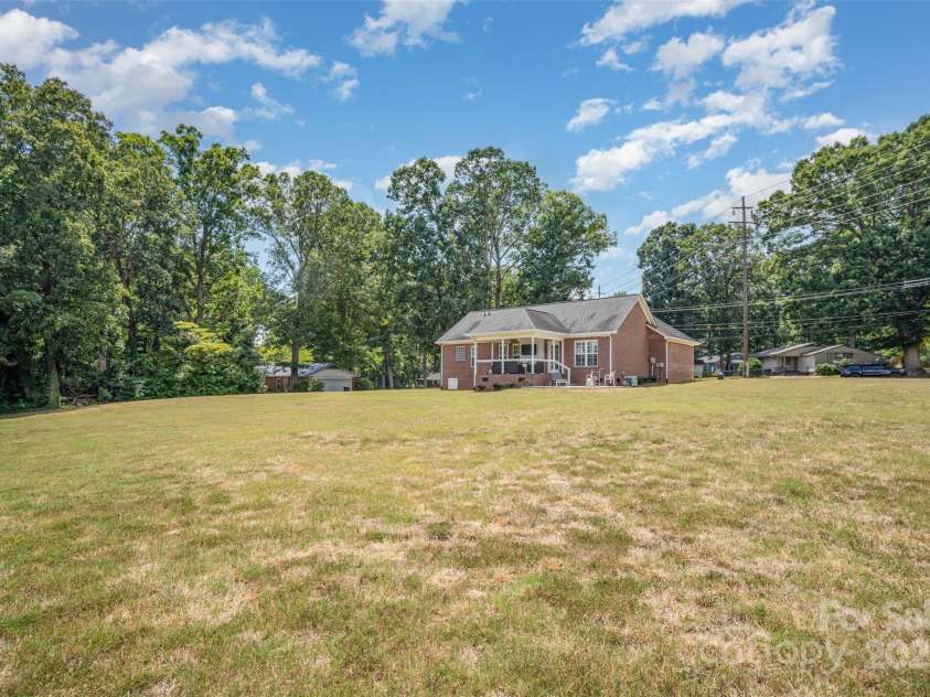 520 Rhodes Avenue, Kings Mountain, NC 28086.  MLS# CAR4287699, YatesRealty ID 29637. 