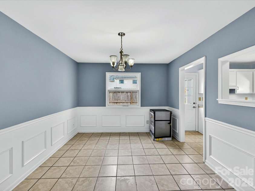 7924 Shady Oak Trail, Charlotte, NC 28210.  MLS# CAR4384519, YatesRealty ID 29637. Formal Dining space