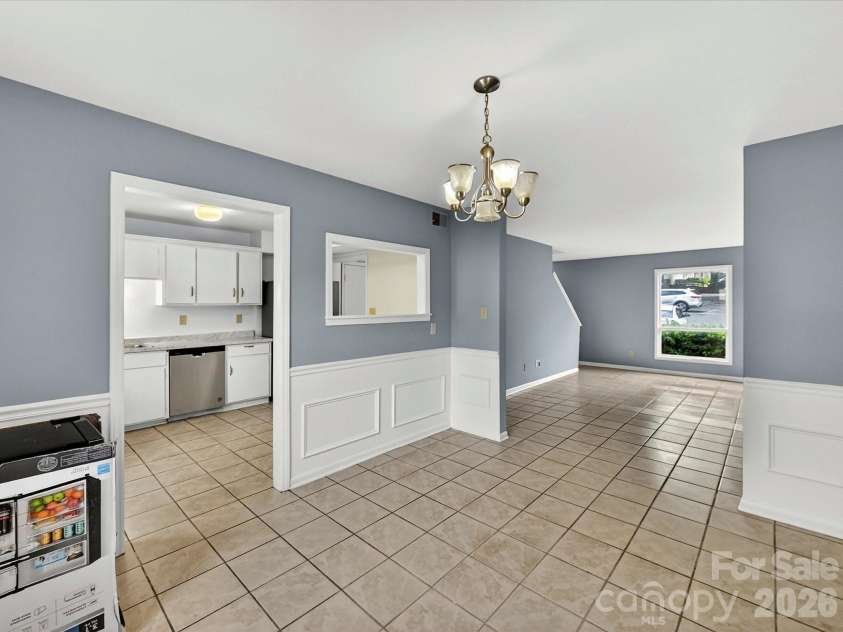 7924 Shady Oak Trail, Charlotte, NC 28210.  MLS# CAR4384519, YatesRealty ID 29637. Great finishes and refreshed