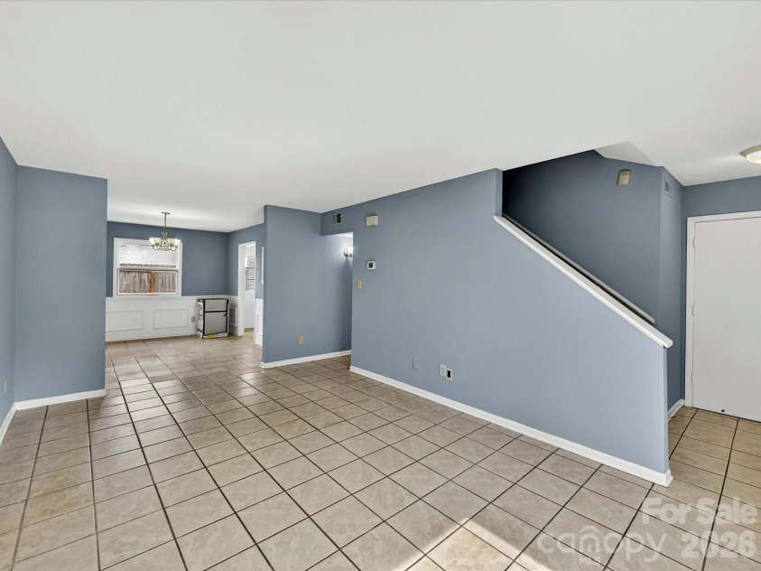 7924 Shady Oak Trail, Charlotte, NC 28210.  MLS# CAR4384519, YatesRealty ID 29637. Open Living room to dining room