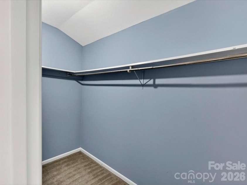7924 Shady Oak Trail, Charlotte, NC 28210.  MLS# CAR4384519, YatesRealty ID 29637. Primary closet