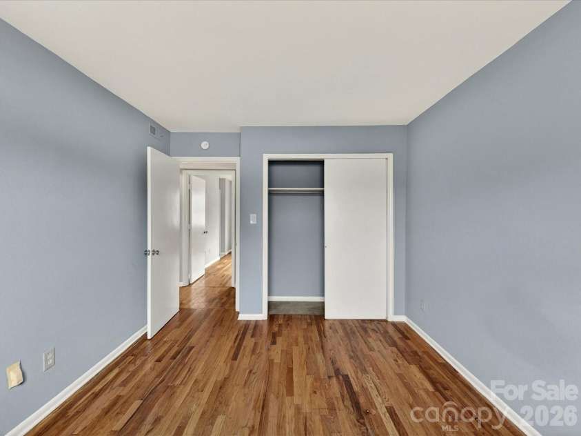 7924 Shady Oak Trail, Charlotte, NC 28210.  MLS# CAR4384519, YatesRealty ID 29637. Second bedroom