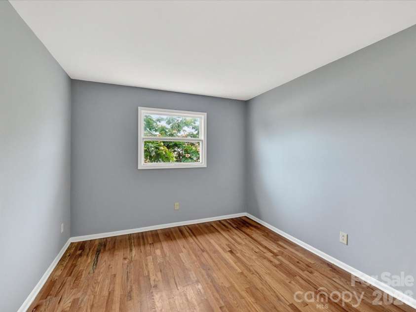 7924 Shady Oak Trail, Charlotte, NC 28210.  MLS# CAR4384519, YatesRealty ID 29637. Third bedroom
