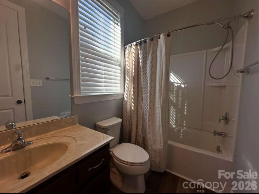 117 Fielding Street, Mount Holly, NC 28120.  MLS# CAR4390438, YatesRealty ID 29638. En-Suite Bathroom on Main