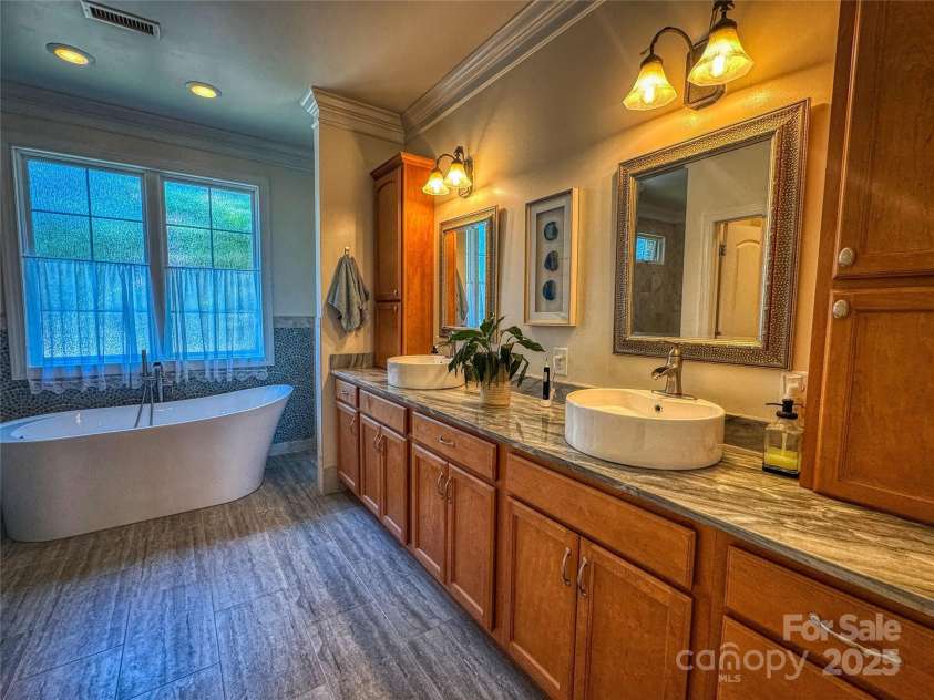 950 Sierra Trace Road, Denton, NC 27239.  MLS# CAR4286961, YatesRealty ID 29639. 