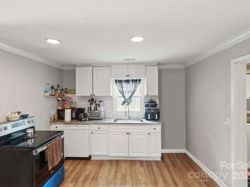 402 Boyd Street, Gastonia, NC 28052.  MLS# CAR4235578, YatesRealty ID 2964. Kitchen