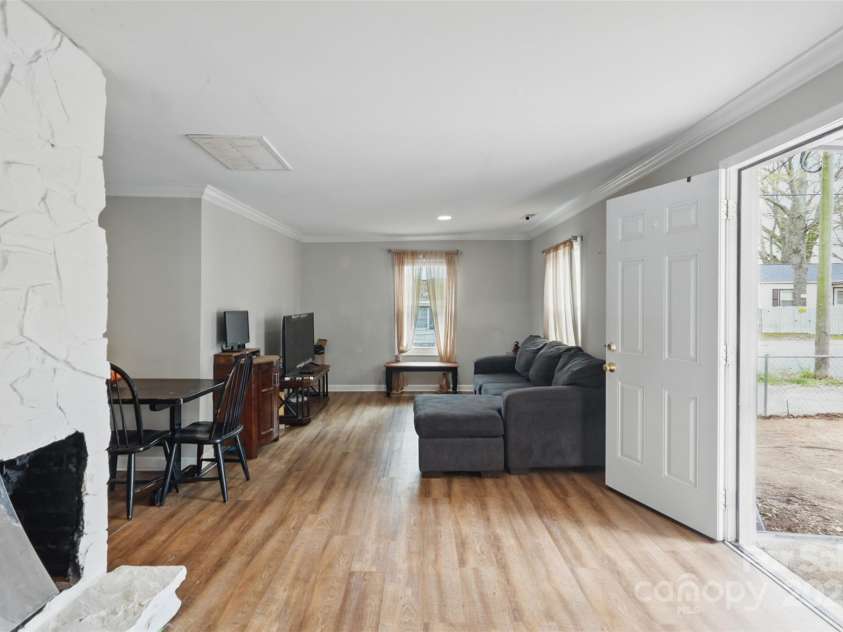 402 Boyd Street, Gastonia, NC 28052.  MLS# CAR4235578, YatesRealty ID 2964. Living Room