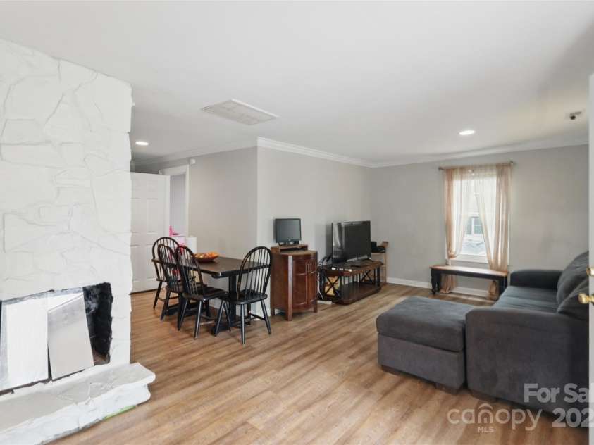 402 Boyd Street, Gastonia, NC 28052.  MLS# CAR4235578, YatesRealty ID 2964. Living Room