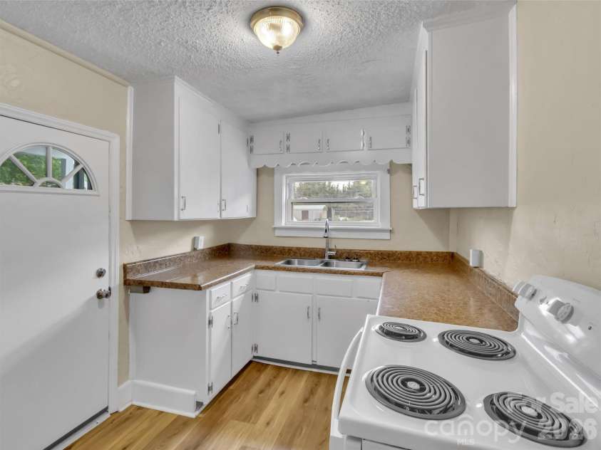 492 Riverbend Street, Waynesville, NC 28786.  MLS# CAR4388344, YatesRealty ID 29640. 