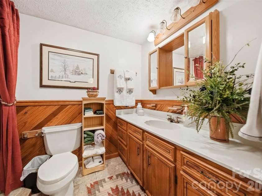 9121 NC 181 Highway, Newland, NC 28657.  MLS# CAR4389600, YatesRealty ID 29641. 