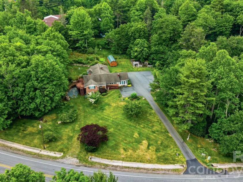 9121 NC 181 Highway, Newland, NC 28657.  MLS# CAR4389600, YatesRealty ID 29641. 