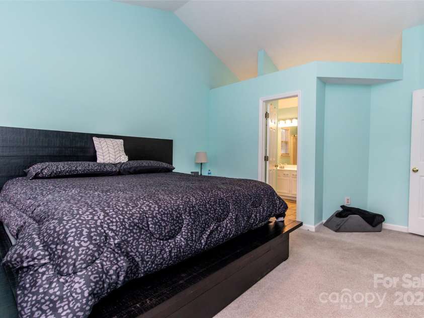 7427 Crestside Lane, Charlotte, NC 28227.  MLS# CAR4288080, YatesRealty ID 29642. 