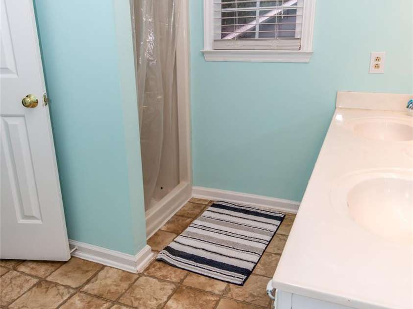 7427 Crestside Lane, Charlotte, NC 28227.  MLS# CAR4288080, YatesRealty ID 29642. 