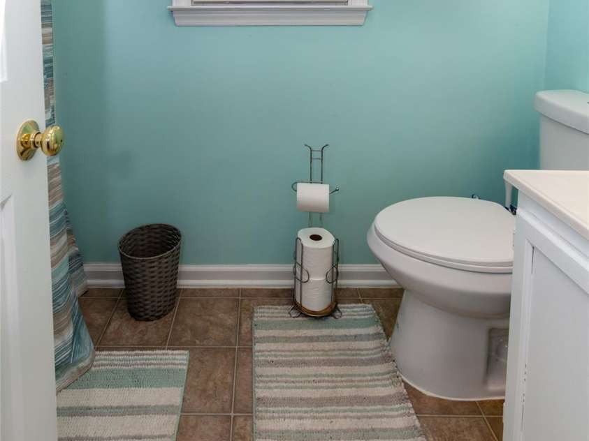 7427 Crestside Lane, Charlotte, NC 28227.  MLS# CAR4288080, YatesRealty ID 29642. 