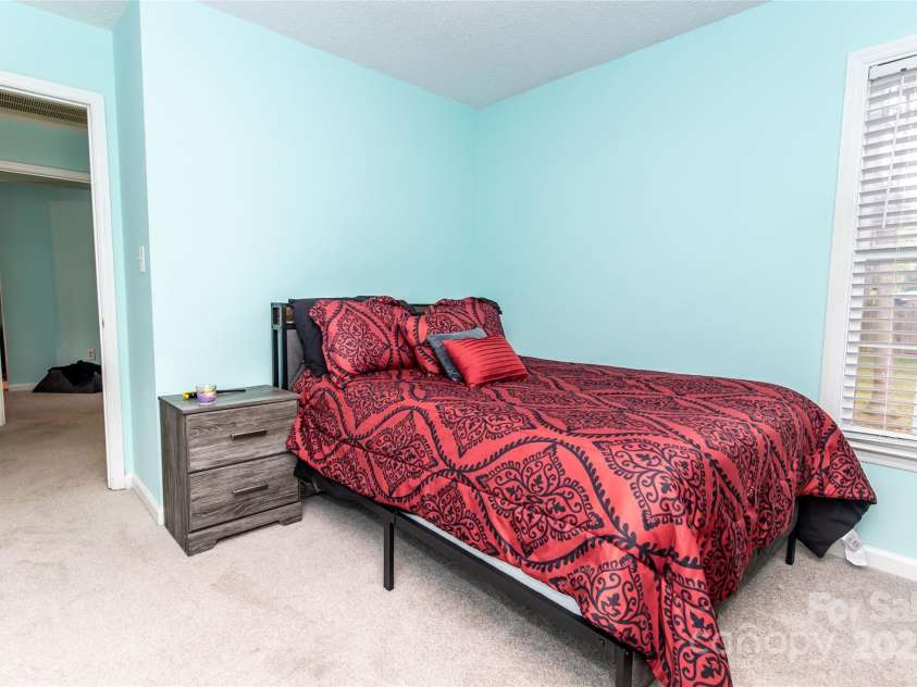 7427 Crestside Lane, Charlotte, NC 28227.  MLS# CAR4288080, YatesRealty ID 29642. 