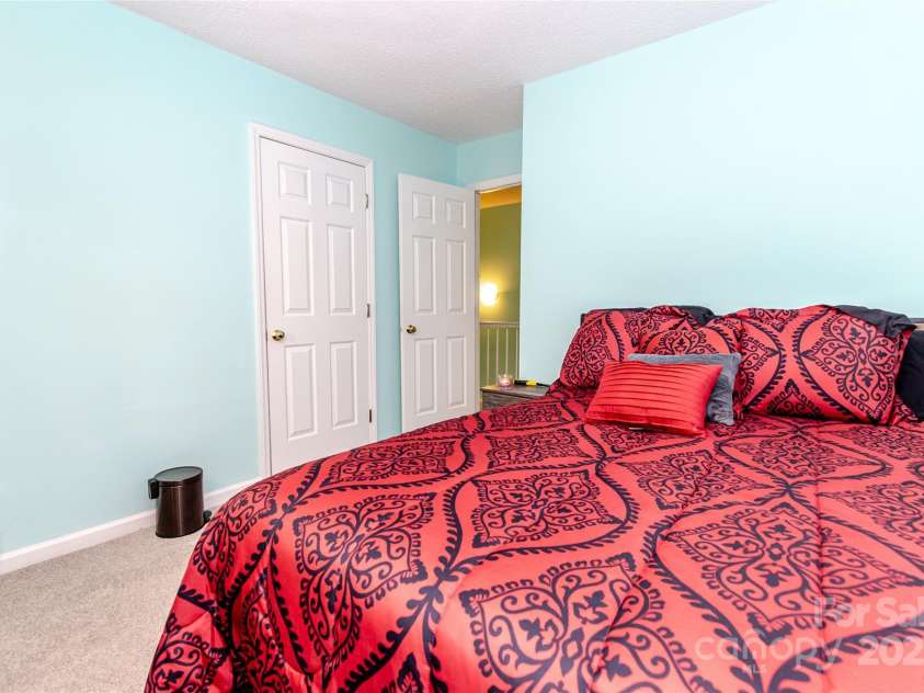 7427 Crestside Lane, Charlotte, NC 28227.  MLS# CAR4288080, YatesRealty ID 29642. 