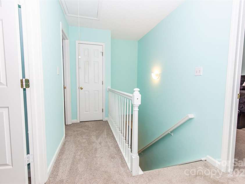 7427 Crestside Lane, Charlotte, NC 28227.  MLS# CAR4288080, YatesRealty ID 29642. 