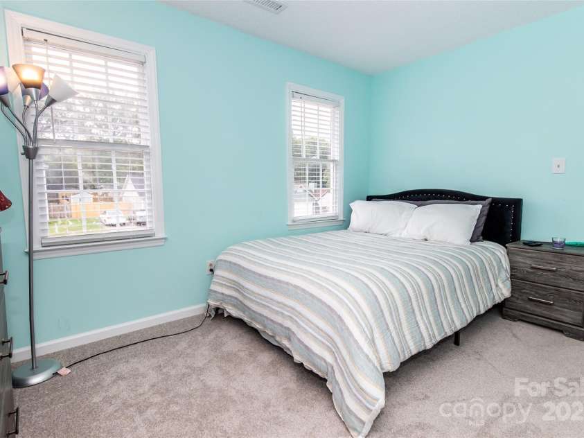 7427 Crestside Lane, Charlotte, NC 28227.  MLS# CAR4288080, YatesRealty ID 29642. 