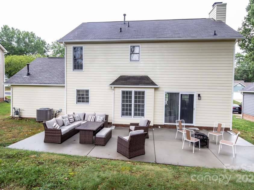 7427 Crestside Lane, Charlotte, NC 28227.  MLS# CAR4288080, YatesRealty ID 29642. 