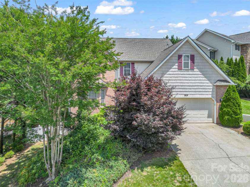99 Driftstone Circle, Arden, NC 28704.  MLS# CAR4392391, YatesRealty ID 29642. 