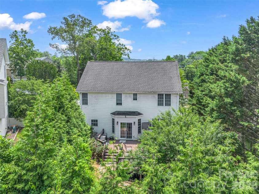 99 Driftstone Circle, Arden, NC 28704.  MLS# CAR4392391, YatesRealty ID 29642. 