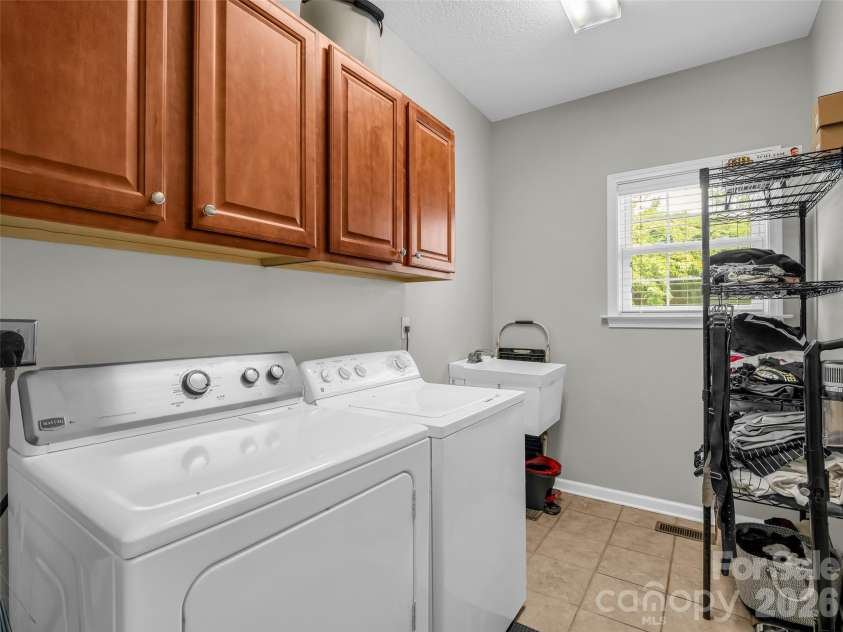 99 Driftstone Circle, Arden, NC 28704.  MLS# CAR4392391, YatesRealty ID 29642. 