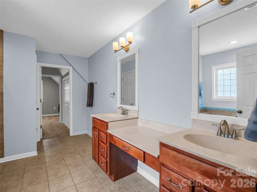 99 Driftstone Circle, Arden, NC 28704.  MLS# CAR4392391, YatesRealty ID 29642. 