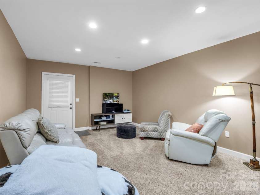 99 Driftstone Circle, Arden, NC 28704.  MLS# CAR4392391, YatesRealty ID 29642. 