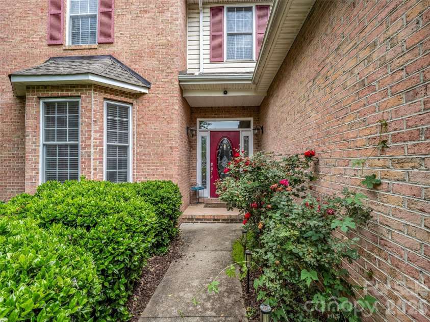 99 Driftstone Circle, Arden, NC 28704.  MLS# CAR4392391, YatesRealty ID 29642. 
