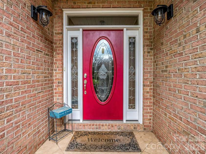 99 Driftstone Circle, Arden, NC 28704.  MLS# CAR4392391, YatesRealty ID 29642. 