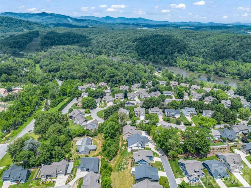 99 Driftstone Circle, Arden, NC 28704.  MLS# CAR4392391, YatesRealty ID 29642. 