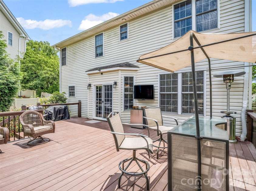 99 Driftstone Circle, Arden, NC 28704.  MLS# CAR4392391, YatesRealty ID 29642. 