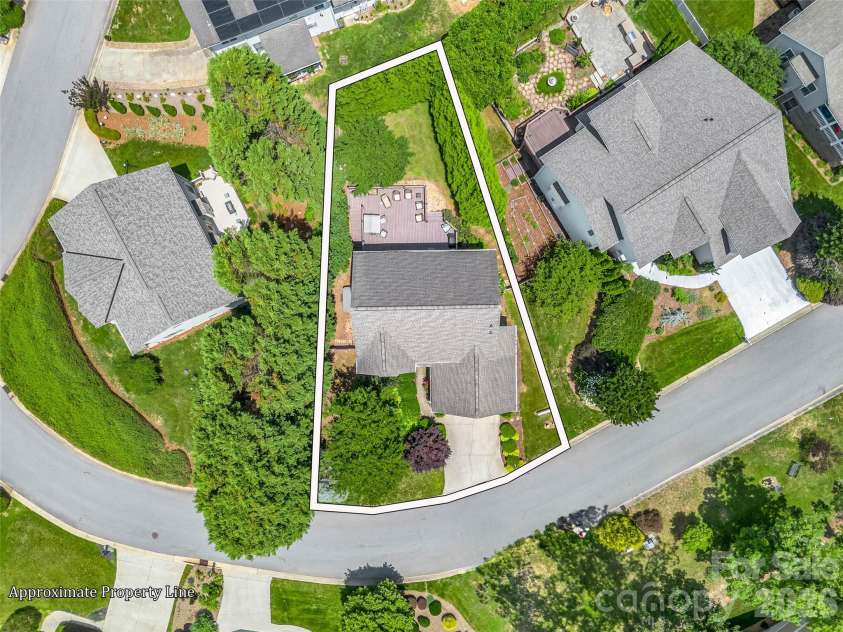 99 Driftstone Circle, Arden, NC 28704.  MLS# CAR4392391, YatesRealty ID 29642. 