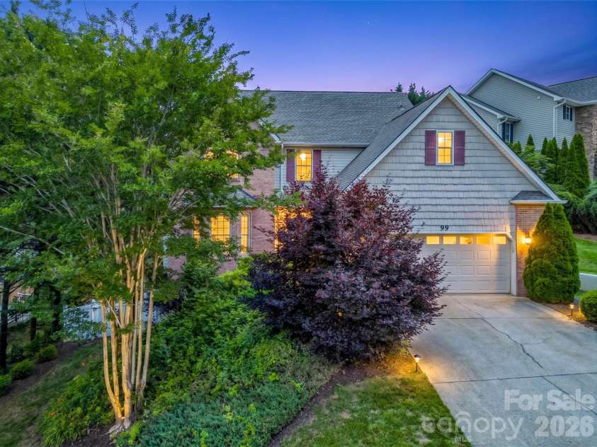 99 Driftstone Circle, Arden, NC 28704.  MLS# CAR4392391, YatesRealty ID 29642. 
