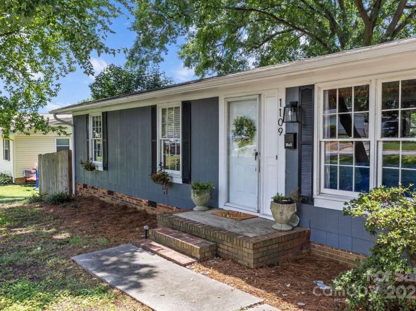 1109 Balthis Drive, Gastonia, NC 28054.  MLS# CAR4288083, YatesRealty ID 29643. 