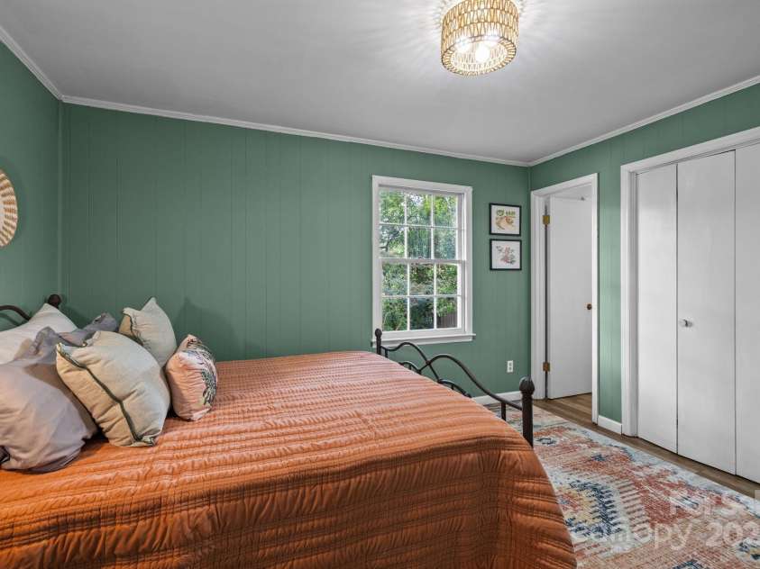 1109 Balthis Drive, Gastonia, NC 28054.  MLS# CAR4288083, YatesRealty ID 29643. 