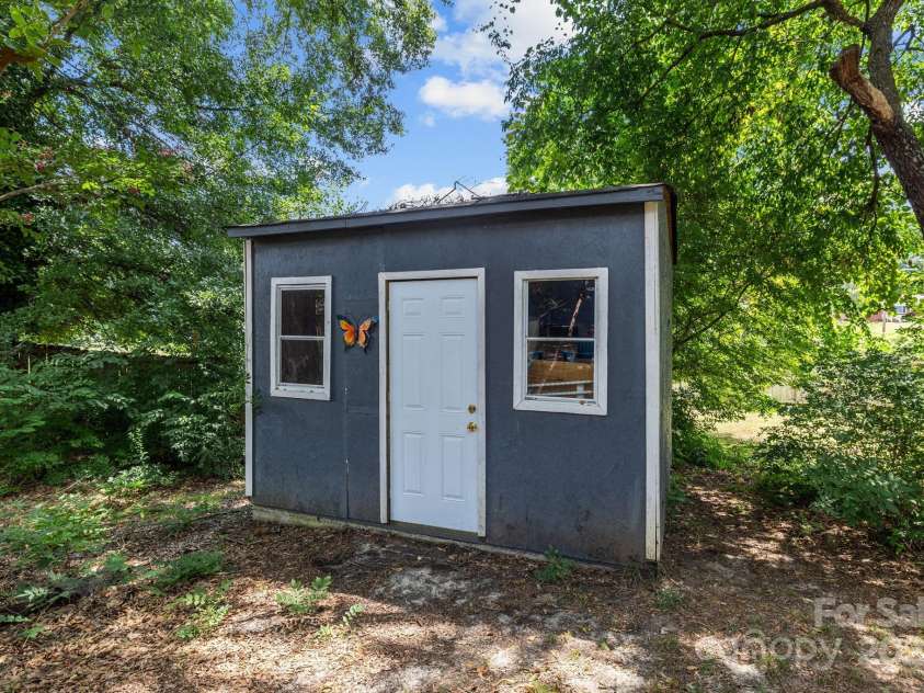1109 Balthis Drive, Gastonia, NC 28054.  MLS# CAR4288083, YatesRealty ID 29643. 