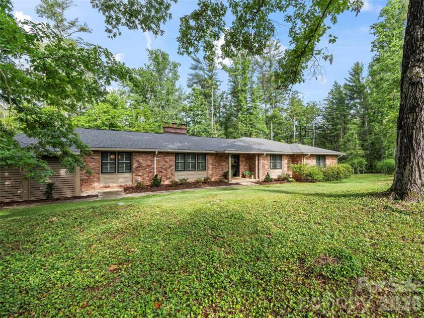 423 Vanderbilt Road, Asheville, NC 28803.  MLS# CAR4387571, YatesRealty ID 29643. 