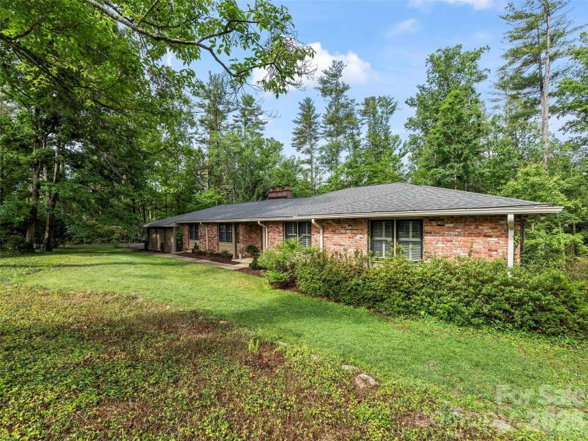 423 Vanderbilt Road, Asheville, NC 28803.  MLS# CAR4387571, YatesRealty ID 29643. 