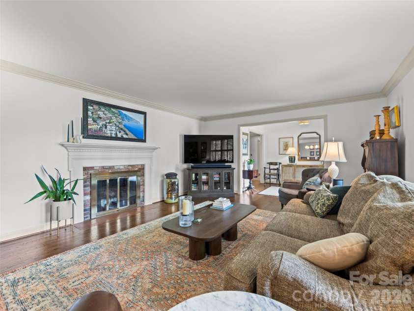 423 Vanderbilt Road, Asheville, NC 28803.  MLS# CAR4387571, YatesRealty ID 29643. 