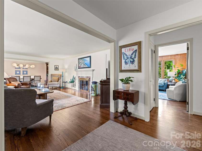 423 Vanderbilt Road, Asheville, NC 28803.  MLS# CAR4387571, YatesRealty ID 29643. 