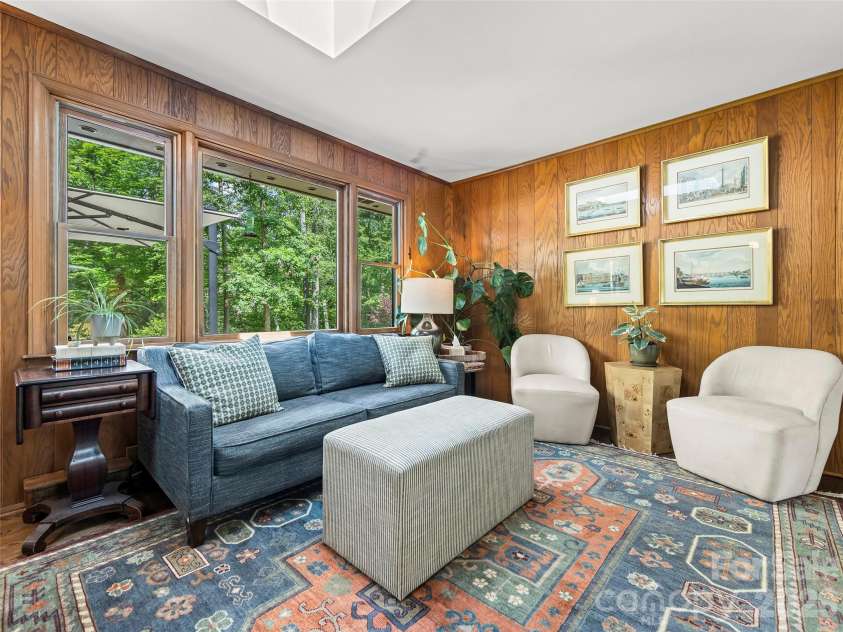 423 Vanderbilt Road, Asheville, NC 28803.  MLS# CAR4387571, YatesRealty ID 29643. 