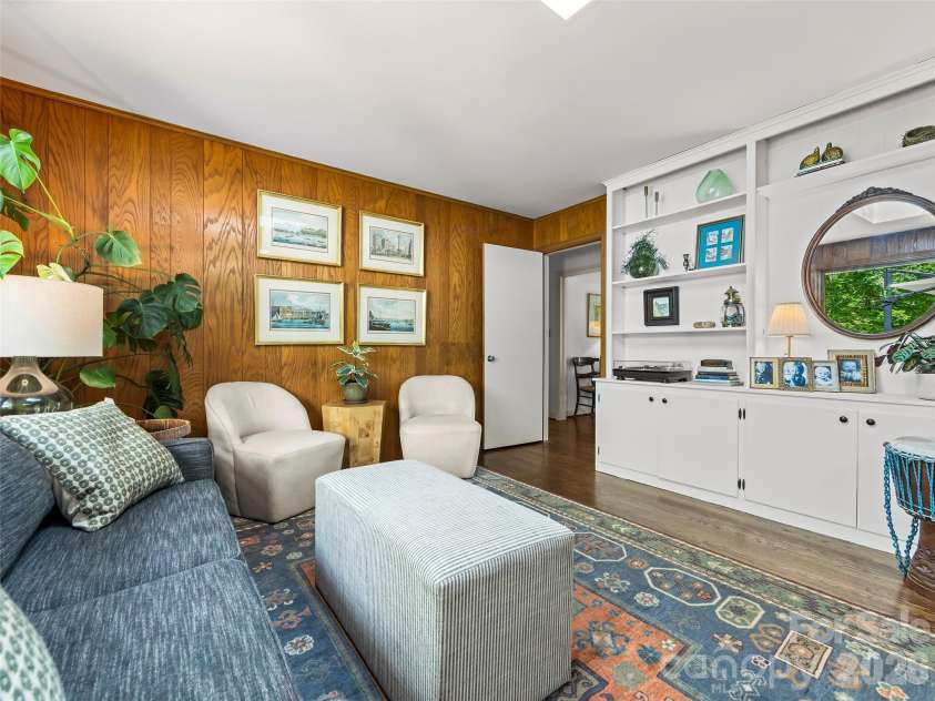 423 Vanderbilt Road, Asheville, NC 28803.  MLS# CAR4387571, YatesRealty ID 29643. 