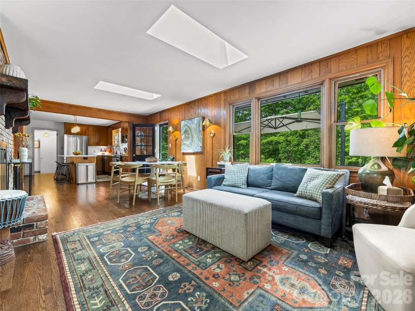 423 Vanderbilt Road, Asheville, NC 28803.  MLS# CAR4387571, YatesRealty ID 29643. 
