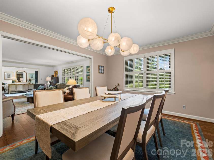 423 Vanderbilt Road, Asheville, NC 28803.  MLS# CAR4387571, YatesRealty ID 29643. 