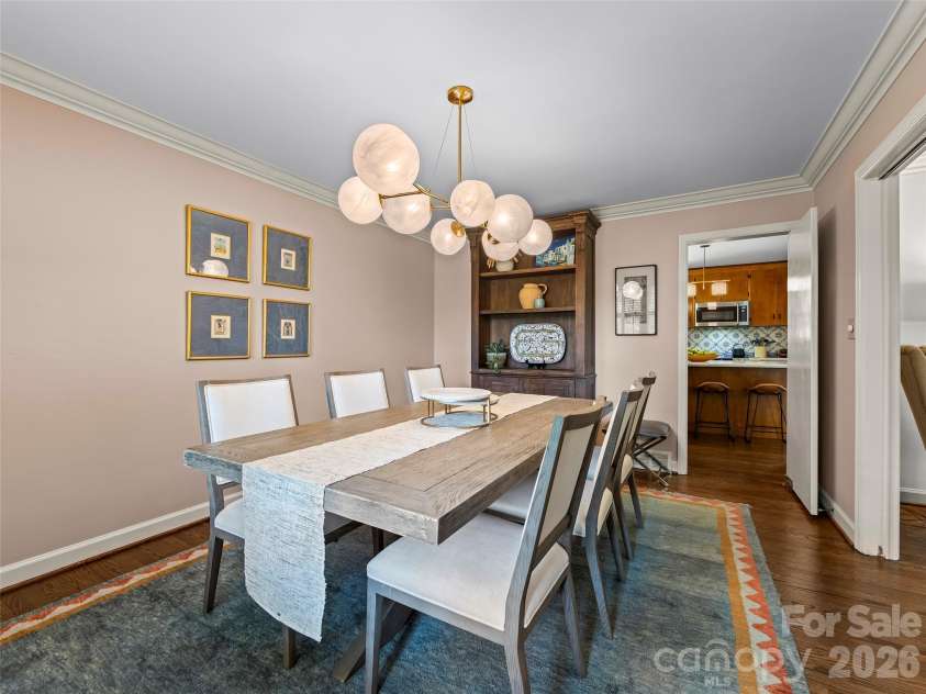 423 Vanderbilt Road, Asheville, NC 28803.  MLS# CAR4387571, YatesRealty ID 29643. 