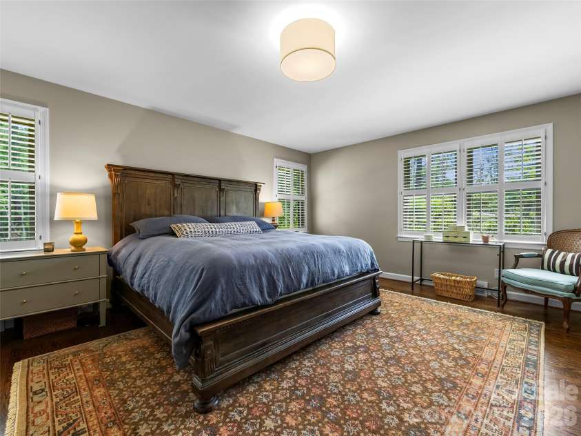 423 Vanderbilt Road, Asheville, NC 28803.  MLS# CAR4387571, YatesRealty ID 29643. 