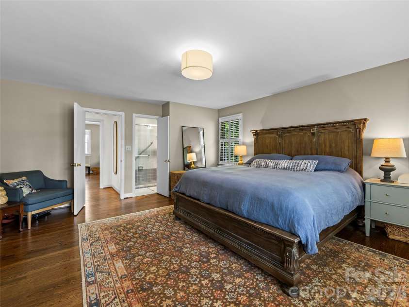 423 Vanderbilt Road, Asheville, NC 28803.  MLS# CAR4387571, YatesRealty ID 29643. 
