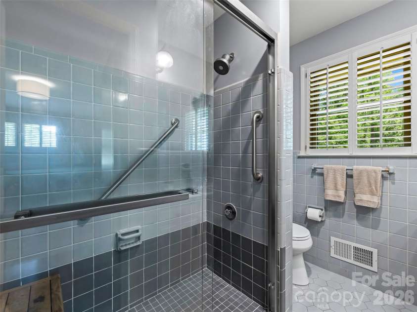 423 Vanderbilt Road, Asheville, NC 28803.  MLS# CAR4387571, YatesRealty ID 29643. 