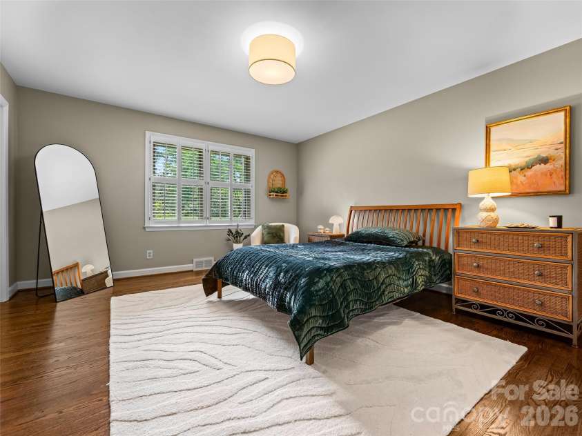 423 Vanderbilt Road, Asheville, NC 28803.  MLS# CAR4387571, YatesRealty ID 29643. 